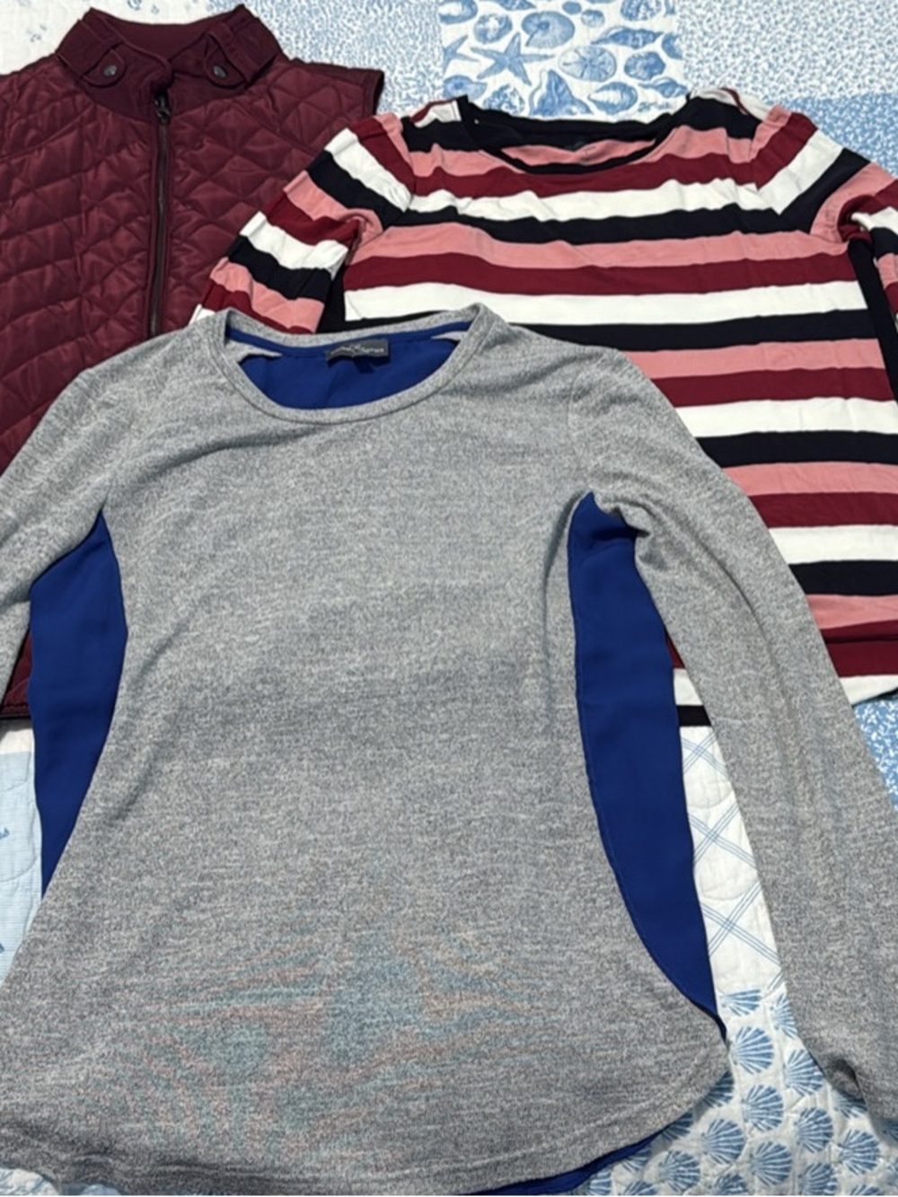 Market and Spruce Women’s Bundle-Vest and 2 Tops-Size Small